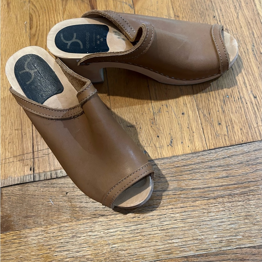 Fabulous Anthropologie clogs size 7!